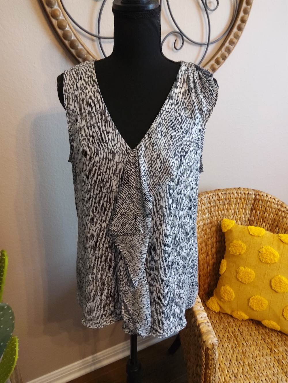 Coldwater Creek Black & White V-Neck Ruffle Front Top